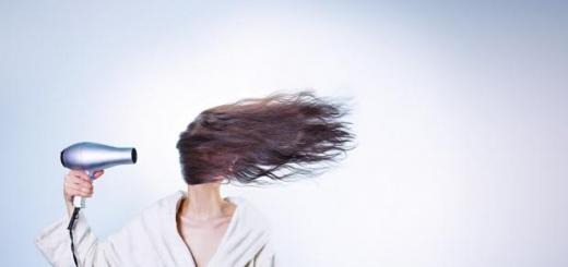 Dlaczego nie możesz spać z mokrymi włosami: co mówią o tym znaki Dlaczego nie możesz spać z mokrymi włosami
