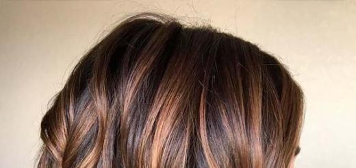 Стрижка боб на середнє волосся з подовженням