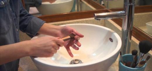 Kako pravilno umiti čopiče in gobice za ličenje Kako umiti čopiče
