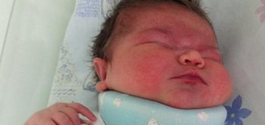 Trenchkragen für Neugeborene - Rettung für ein Baby Trenchkragen für ein Baby 3 Monate